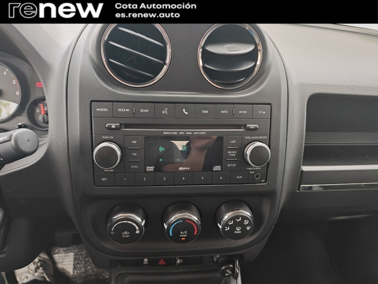 Jeep Compass Sport 4x2 foto 17