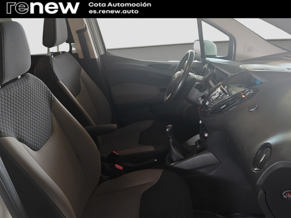 Ford Tourneo Courier Titanium foto 18