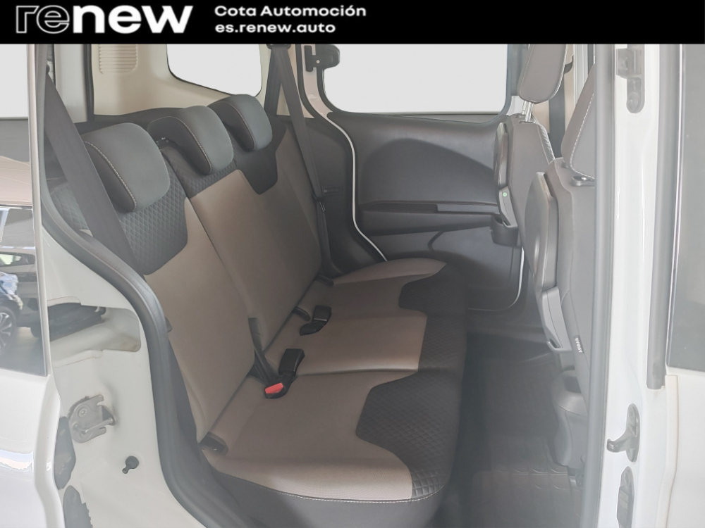 Ford Tourneo Courier Titanium foto 19