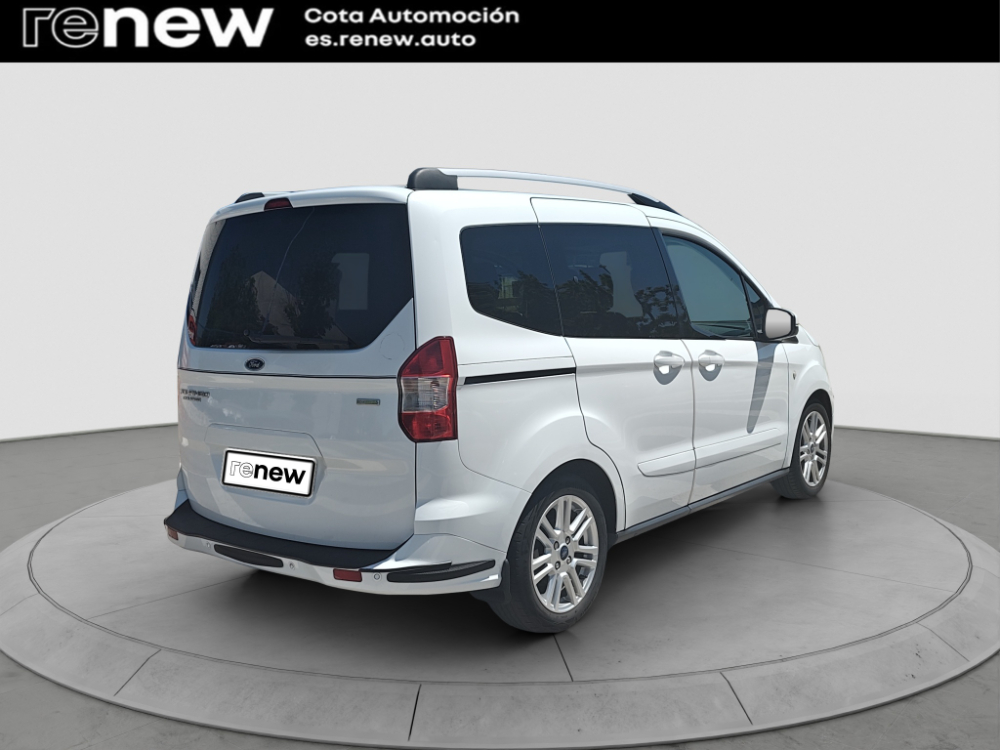 Ford Tourneo Courier Titanium foto 8