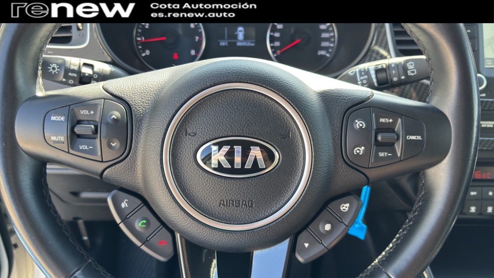 Kia Carens Concept miniatura 20