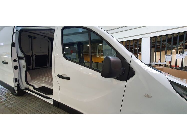 Renault Trafic FURGON L1H1 DCI 120 CV foto 16