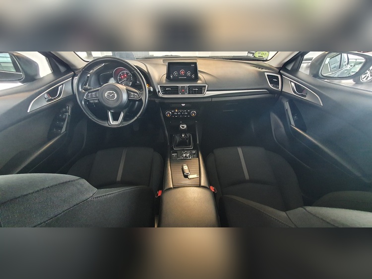 Mazda 3 Black Tech Edition foto 9