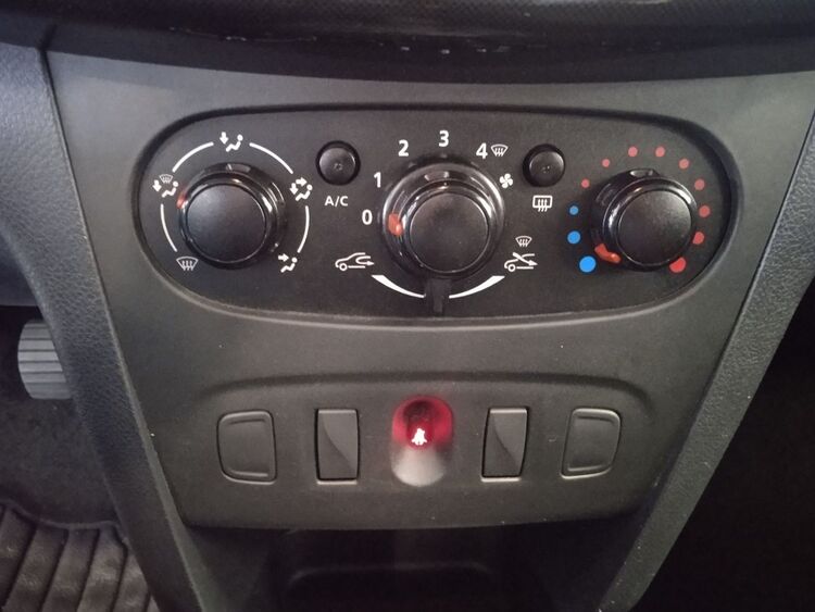 Dacia Sandero Essential foto 15